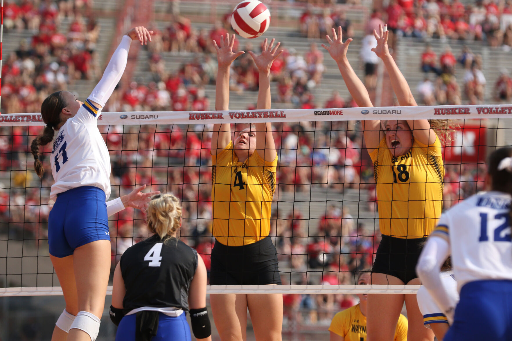 Huskers' Volleyball Day In Nebraska Draws World-record Crowd | Sports ...