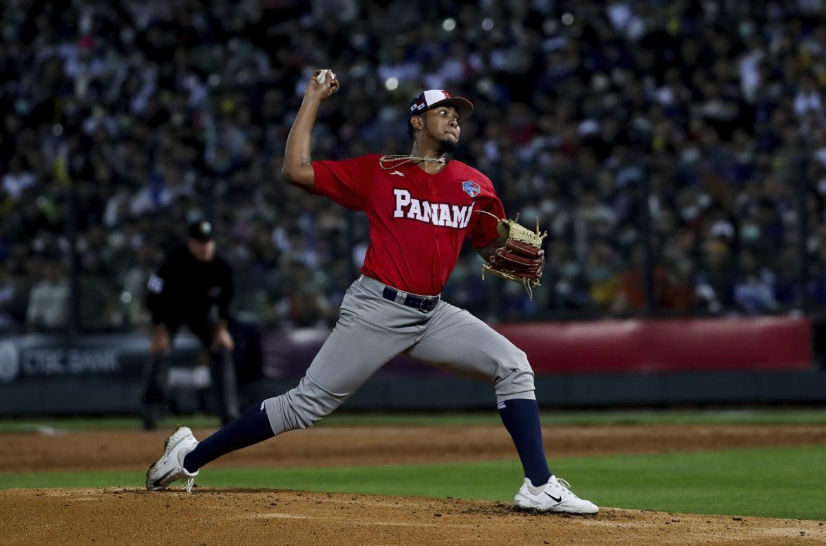 Netherlands tops Cuba 4-2; Panama beats Taiwan 12-5 at WBC