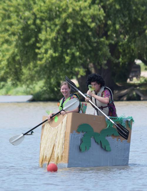 p08-12-19KADboat3.jpg