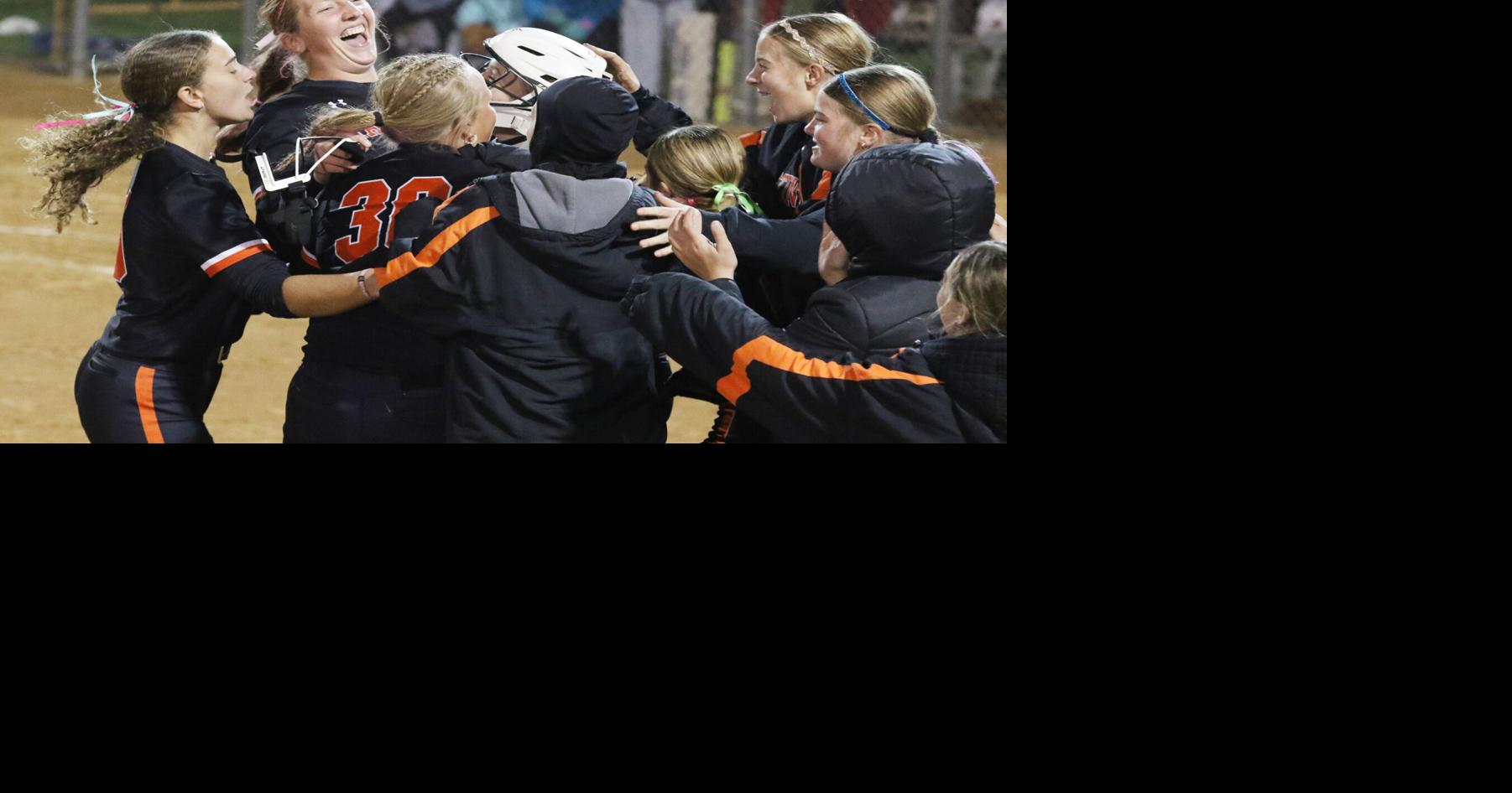 Tigers beat Crete in elimination game, advance to semifinals
