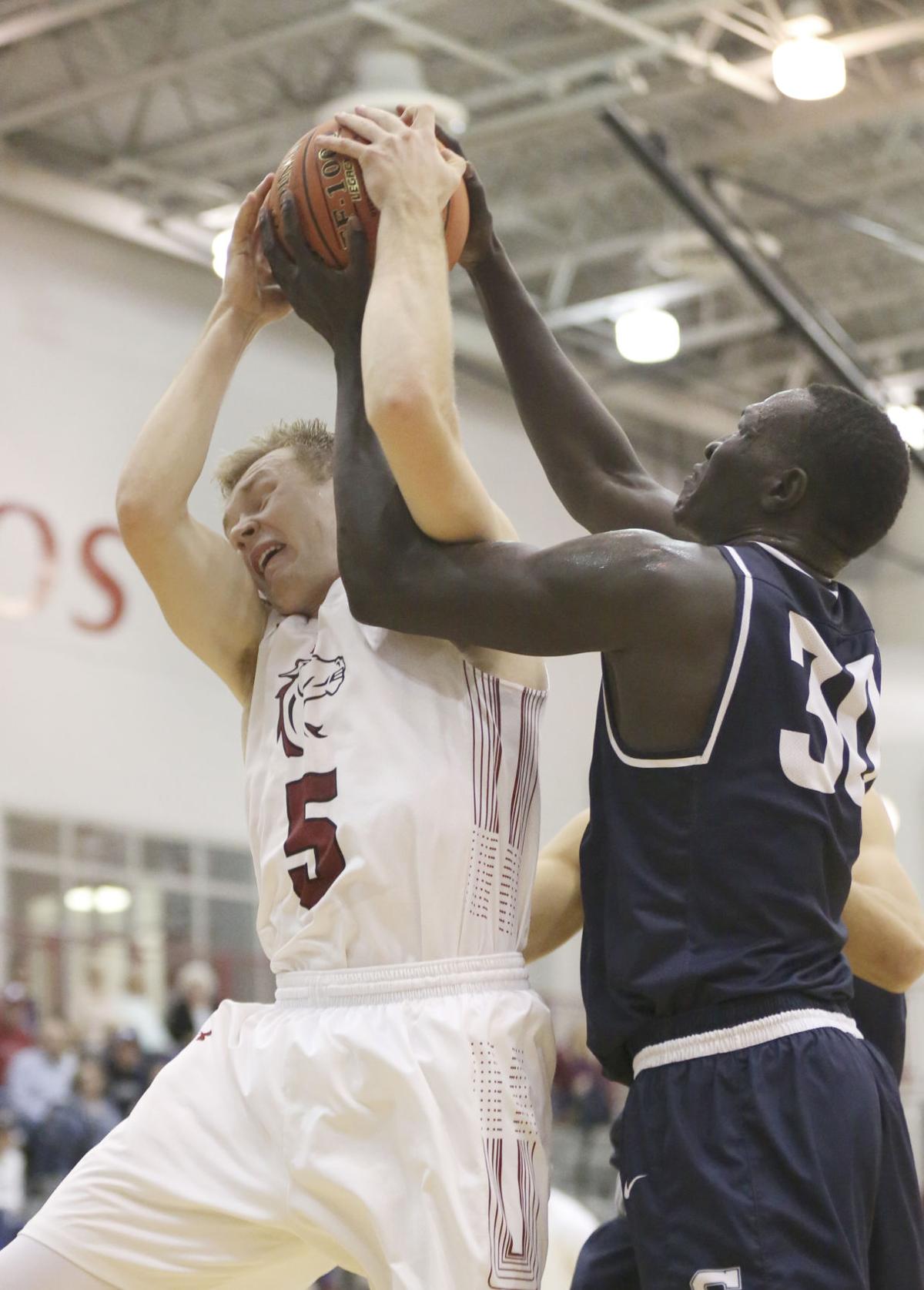 Broncos Fall To Bulldogs In Final Seconds Sports Hastingstribune Com