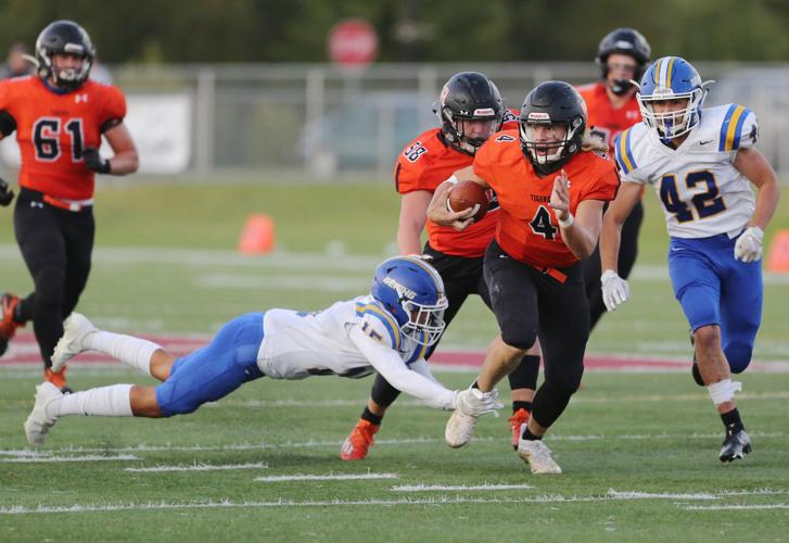 QB Thompson making progress, HHS grad Synek in the mix Sports