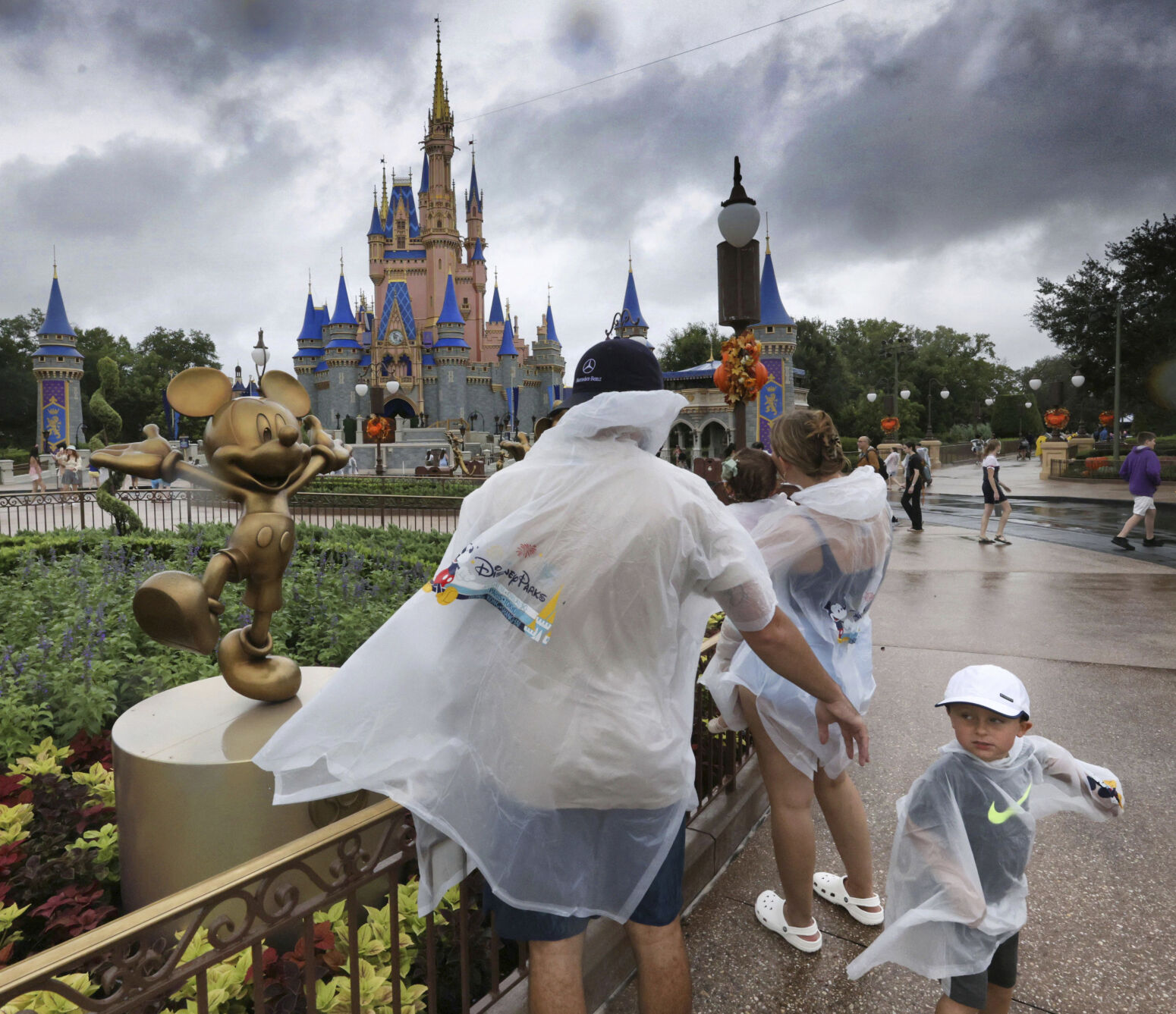 Hurricane Idalia hits Florida with 125 mph winds, flooding streets