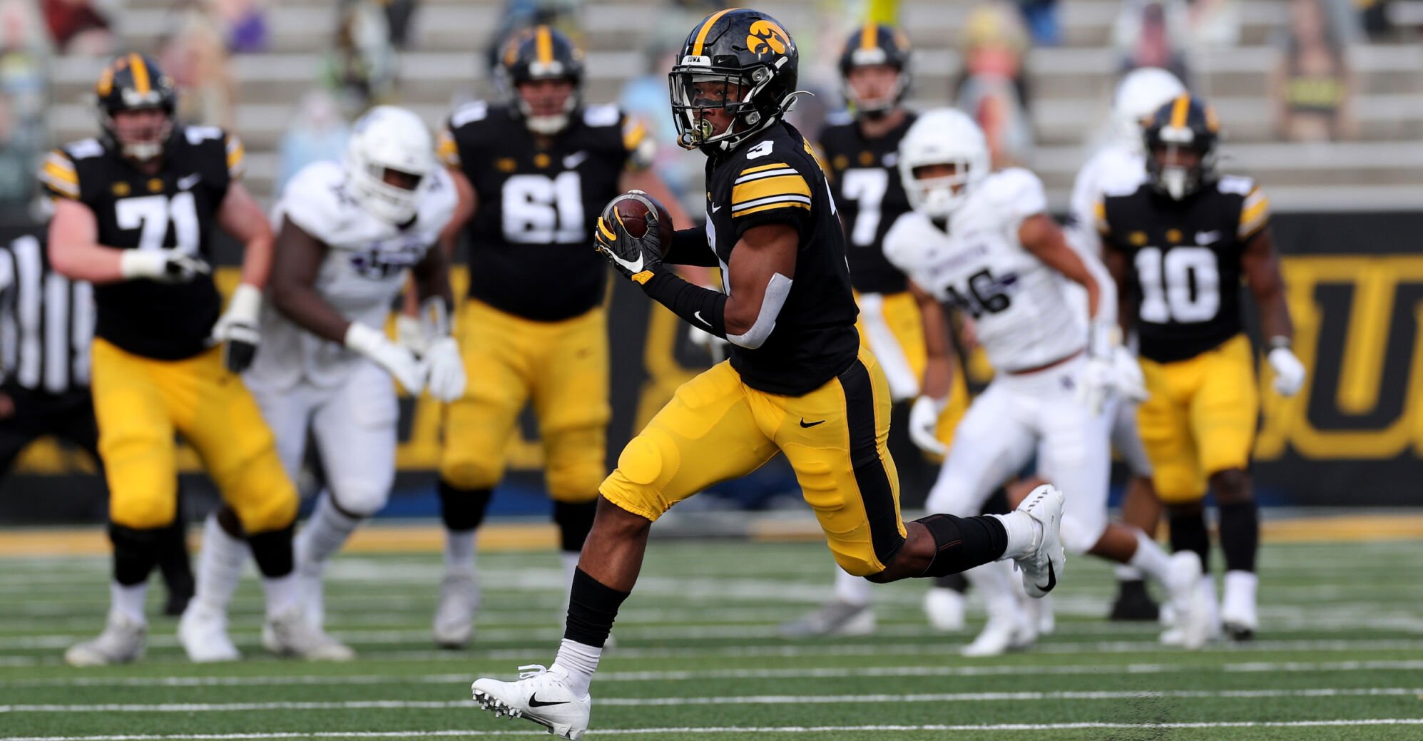 Howe: Iowa Offense Goes Silent After Fast Start | Football ...