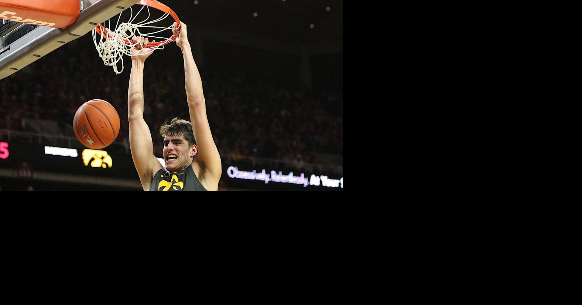 Iowa Basketball: Luka Garza lives up to hype in first game of season