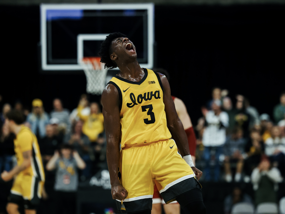 Hawkeyes basketball discount
