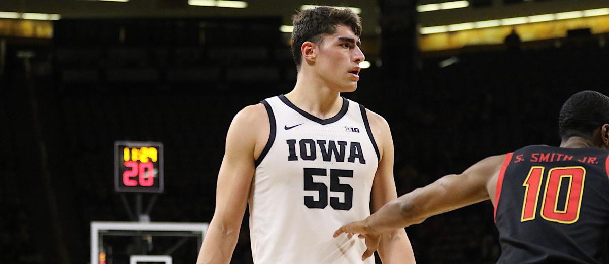 Luka Garza becomes Iowa basketball's all-time leading scorer