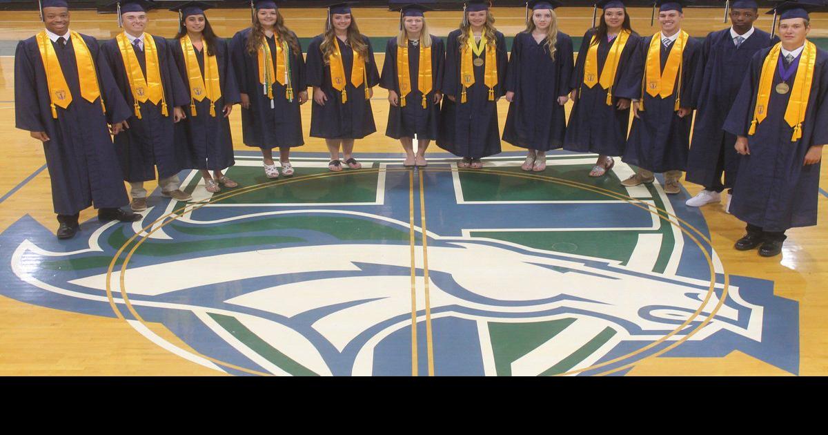 Crossroads Christian School celebrates 12 graduates News
