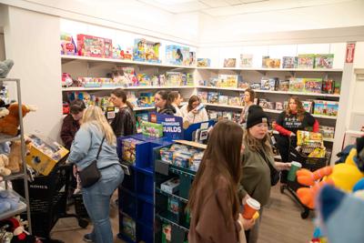 A guide to good manners at the retail counter this holiday season