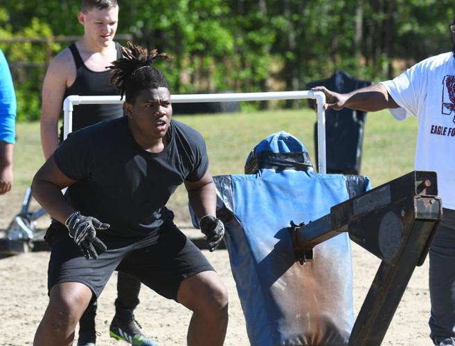 Eagles to feature small, but 'powerful' senior football class ...