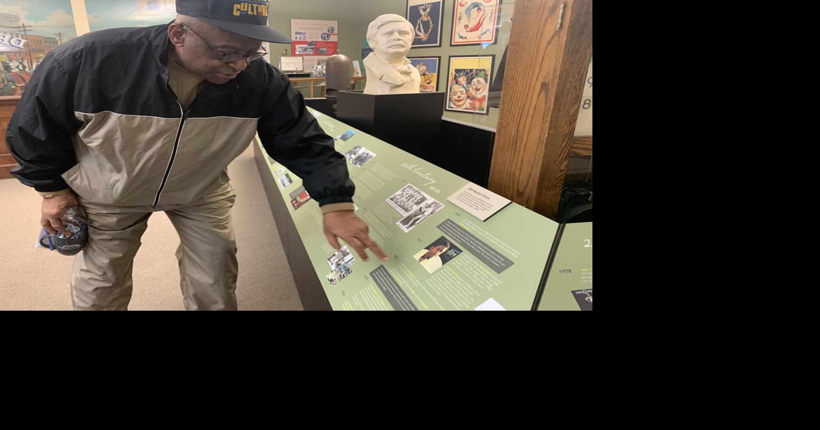Rasheed reads to kids | Archives | hendersondispatch.com