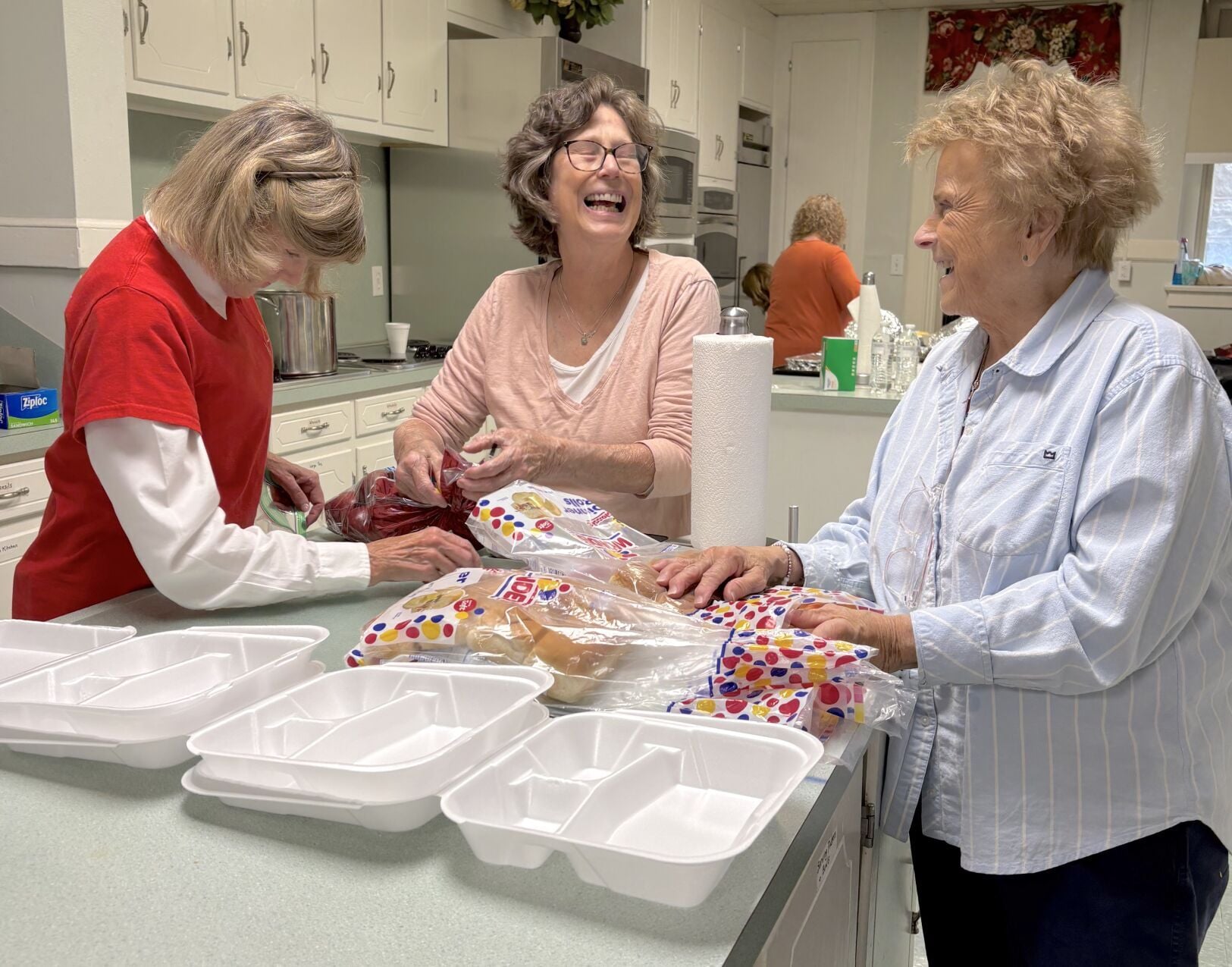 United Women prepare for Fall Bazaar | Archives | hendersondispatch.com