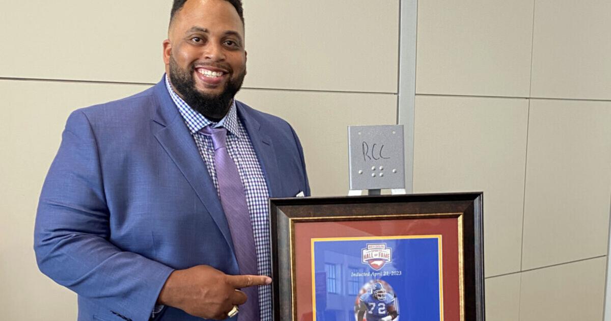 Former UNC offensive lineman Jason Brown inducted into NC Sports Hall of Fame