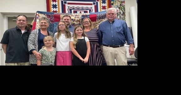Roberson receives Quilt of Valor - Vimarsana News
