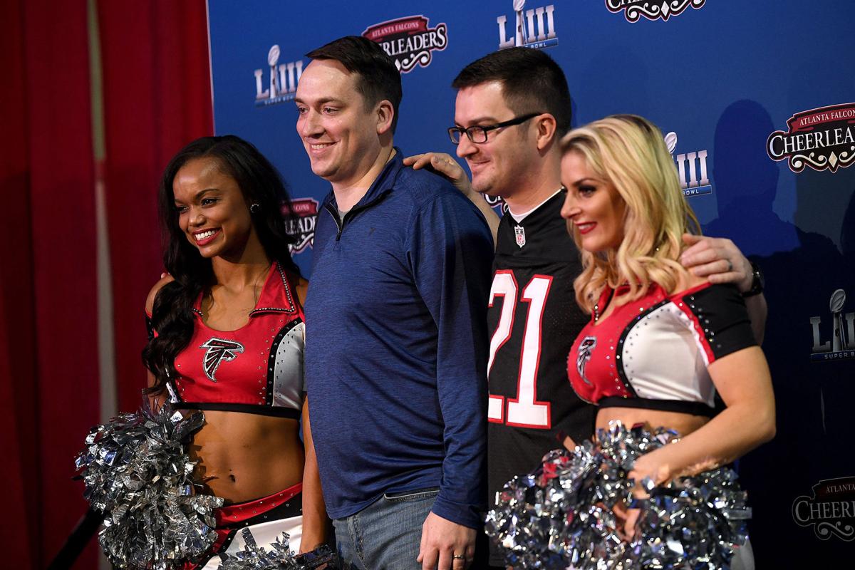 Fans take part in Super Bowl festivities without a ticket 