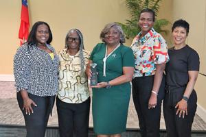 Non-Profit Organization Recognizes Robinson