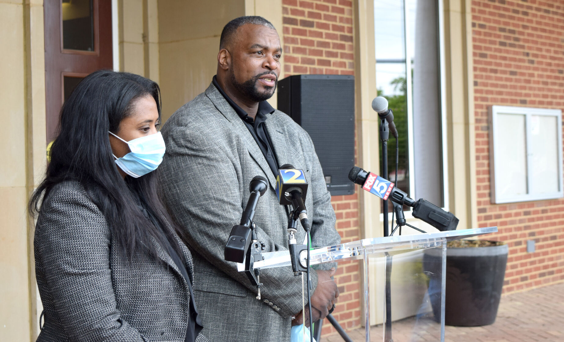 Stockbridge mayor, council members call for Elton Alexander's resignation - Vimarsana News