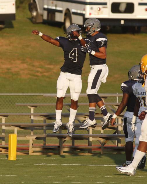 Football Elca Runs Winning Streak To 25 With Blowout Of Knoxville