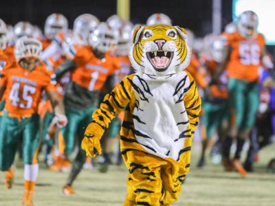 2017 High School Football Schedule A Closer Look At 10 Can T Miss