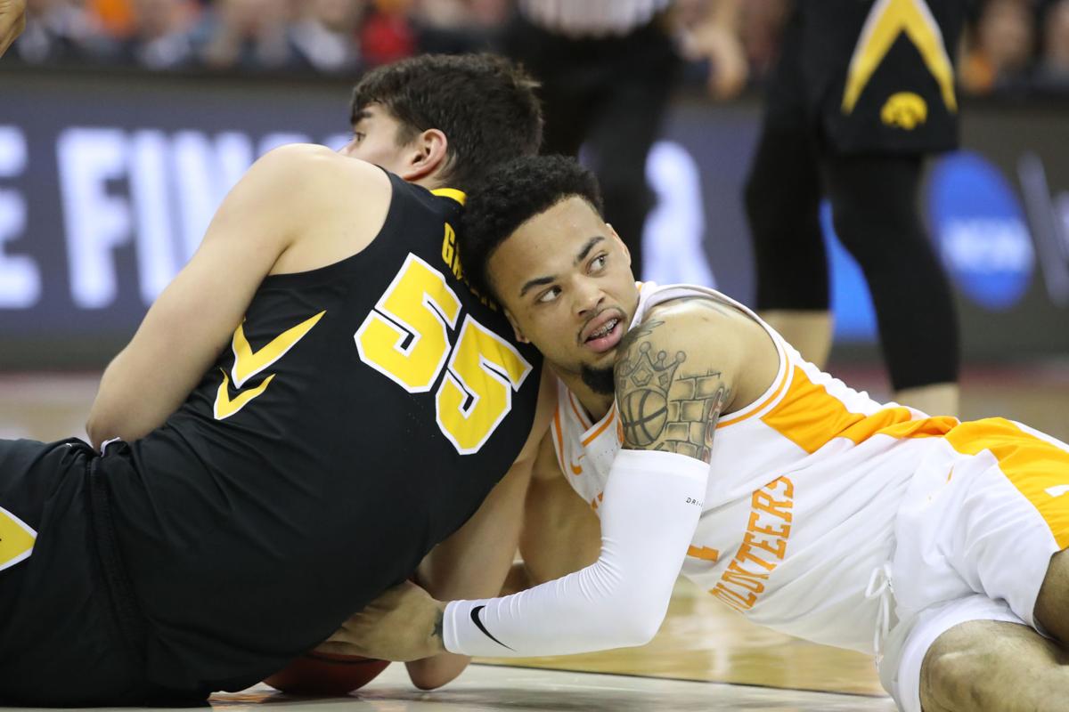 Tennessee Survives Second Half Scare For Ot Win Vs Iowa Sports