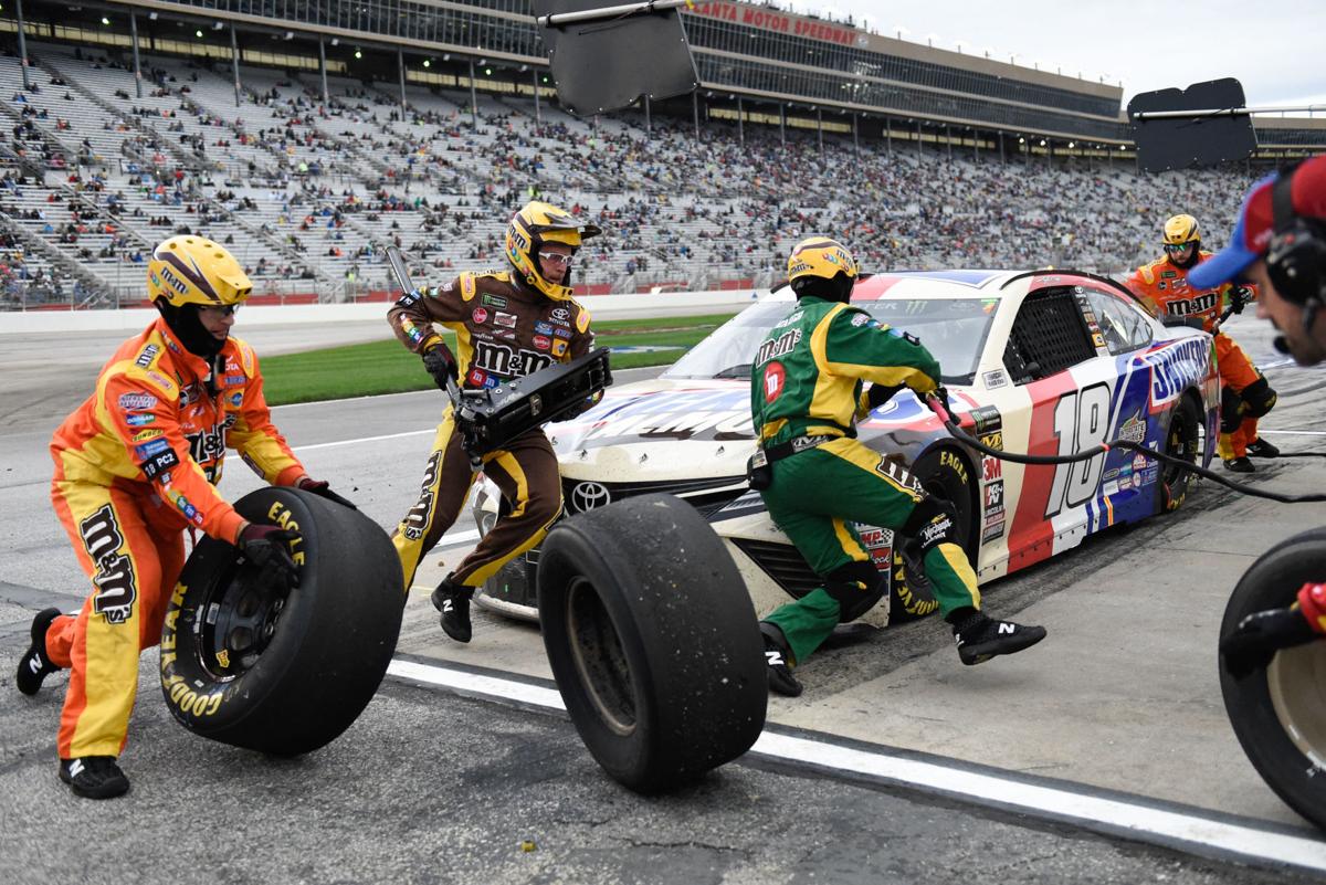 NASCAR: Kevin Harvick wins Folds of Honor QuikTrip 500 ...