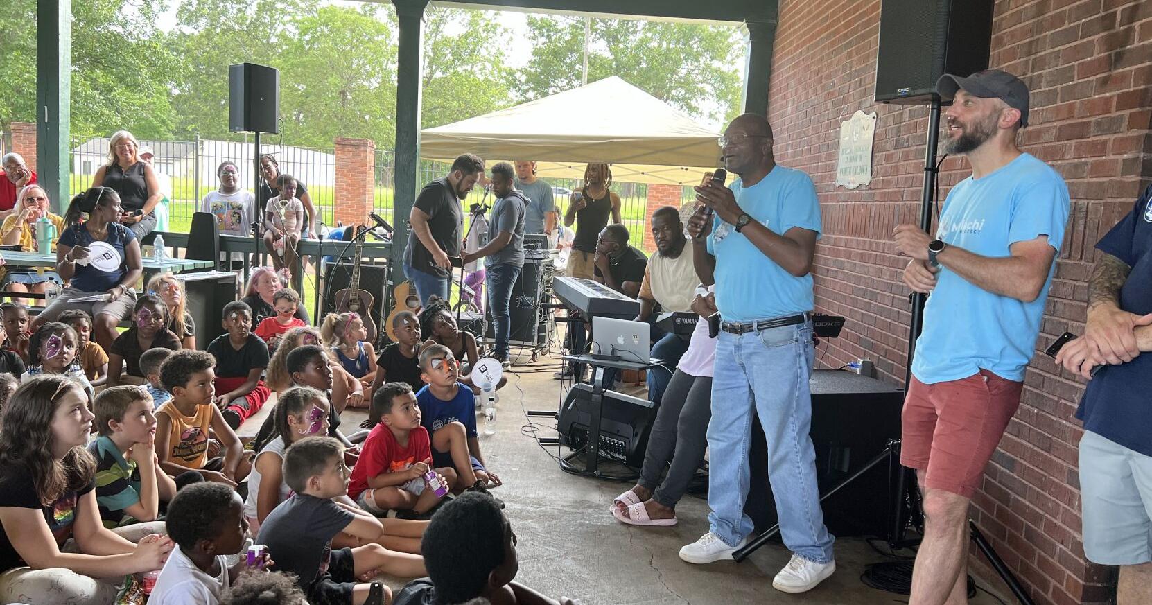 Malachi Project hosts Back to School celebration for hundreds of community youths - Vimarsana News