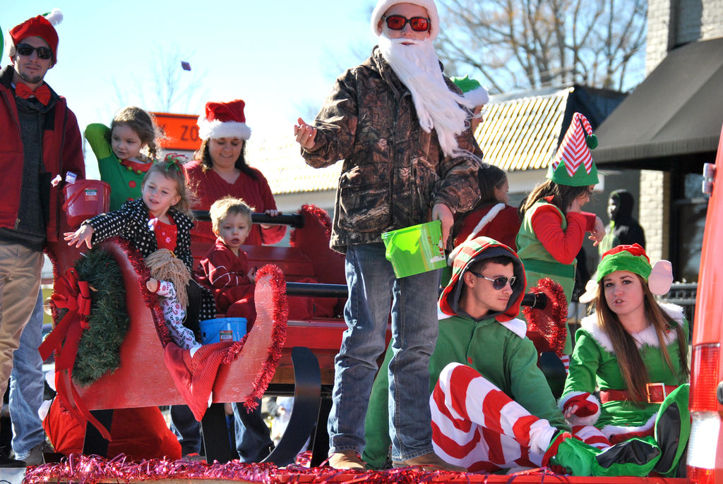 Locust Grove celebrates the holidays with parade Community