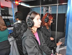 Navy brings mixed-reality experience to Union Grove High