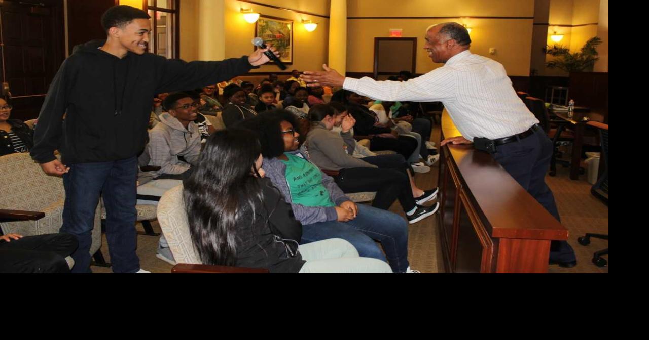 Stockbridge 8th graders hear from city government | News | henryherald.com