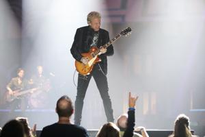 Summer tour, love of music keeps former Eagles guitarist Don Felder in the 'Fast Lane'
