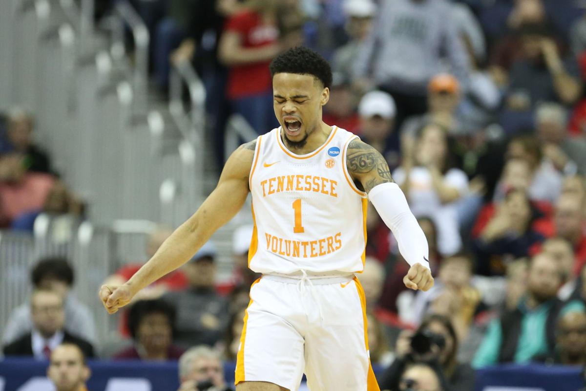 Tennessee Holds Off Stubborn No 15 Seed Colgate Sports
