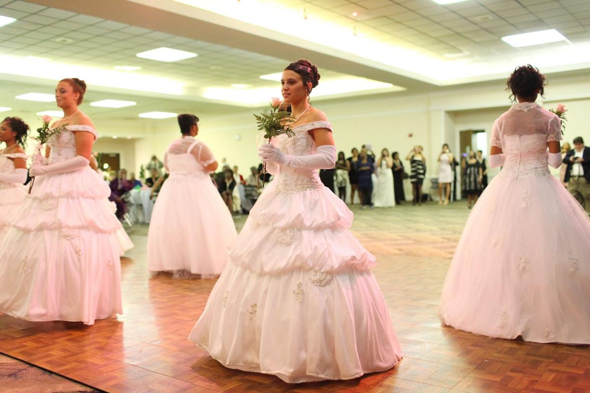 Huntington teens make debut as debutantes during cotillion Recent