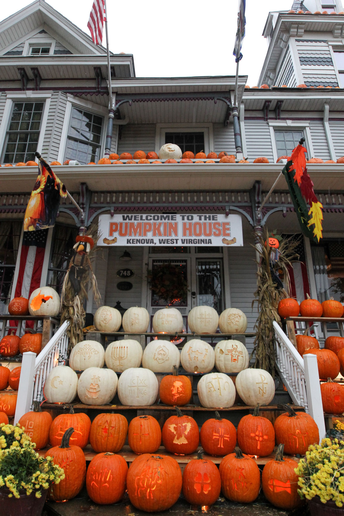Photos Kenova Pumpkin House 2017 Multimedia