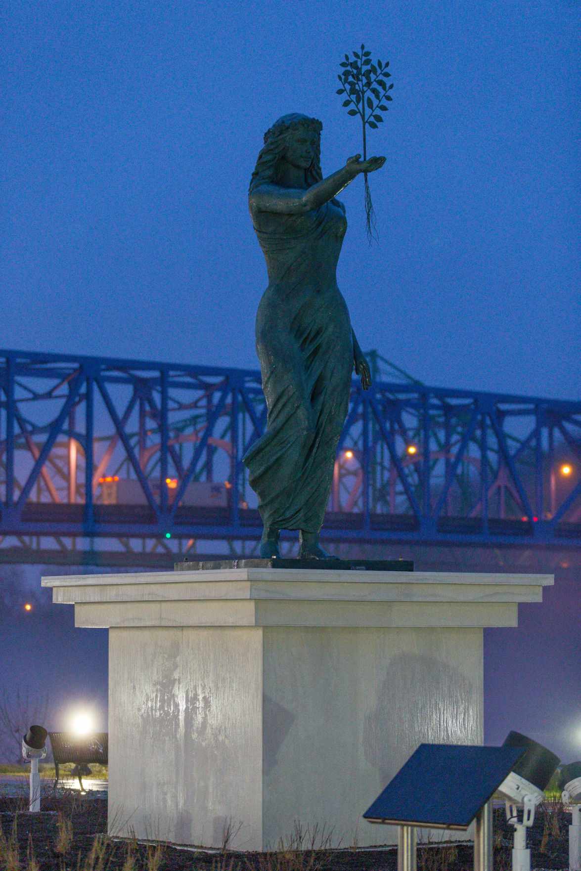 Photos New statues dedicated in Ashland Multimedia