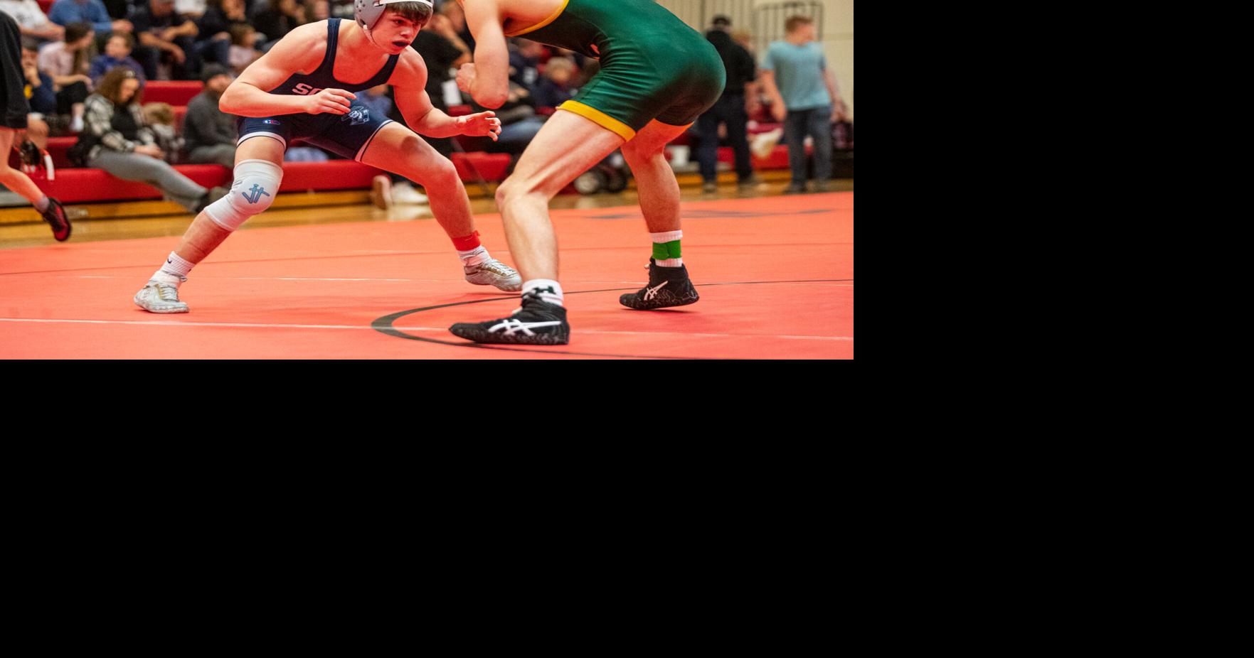 Prep wrestling Multiple local wrestlers qualify for state tournament