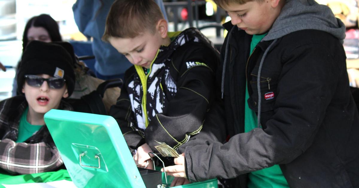 Country Critters 4-H raises funds for animal shelter