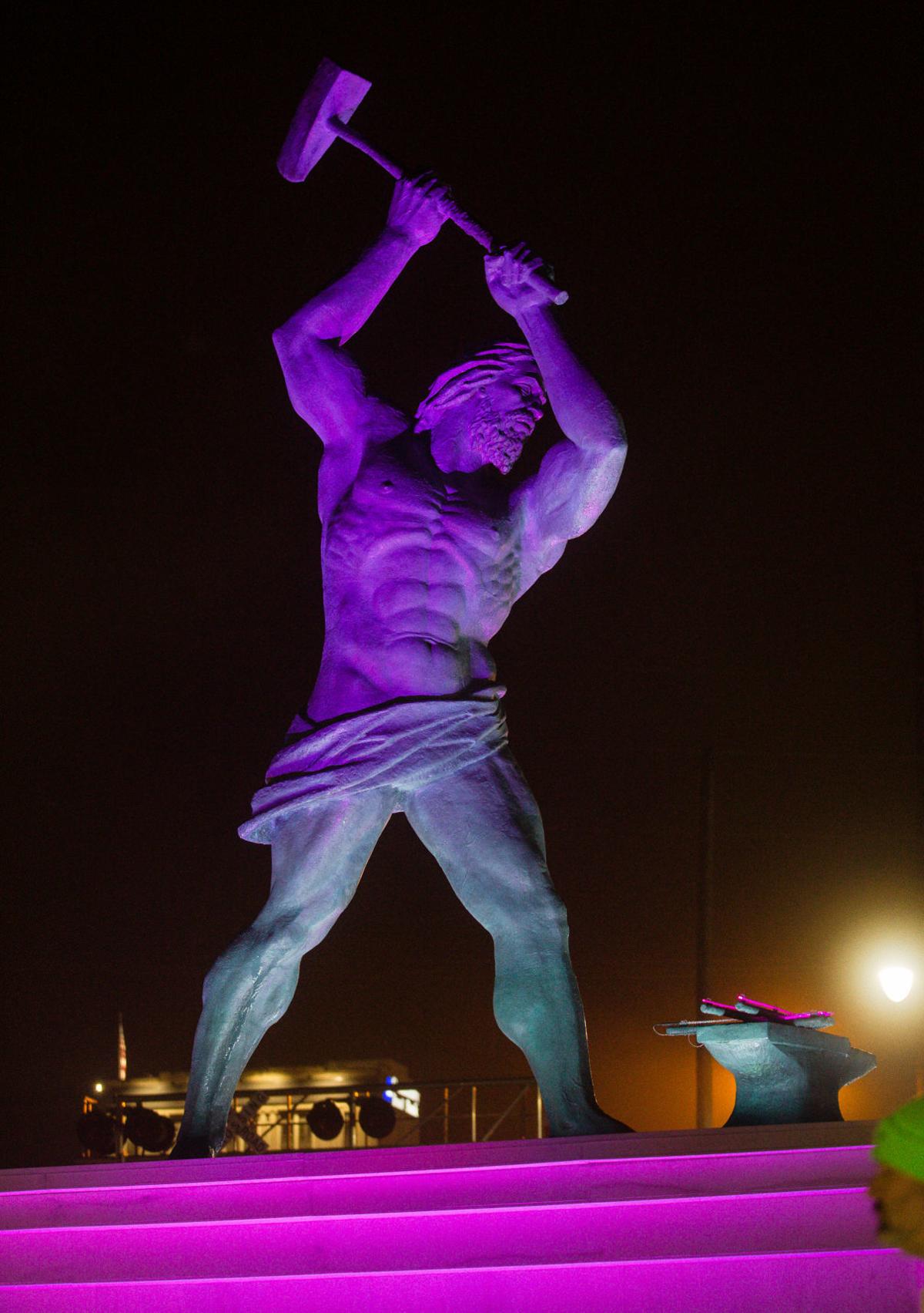 Ashland celebrates massive works of art on city’s riverfront News