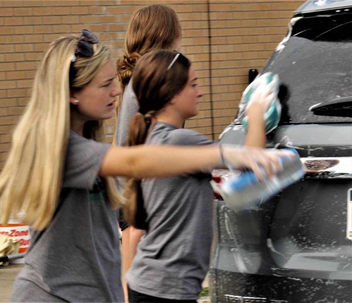 Winfield cheerleaders host fun fundraiser Putnam News herald