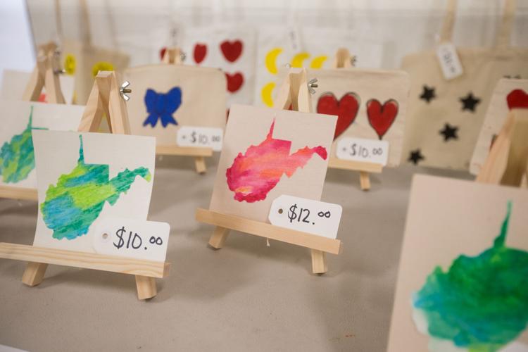 Salt Rock Elementary hosts silent art auction | News | herald-dispatch.com