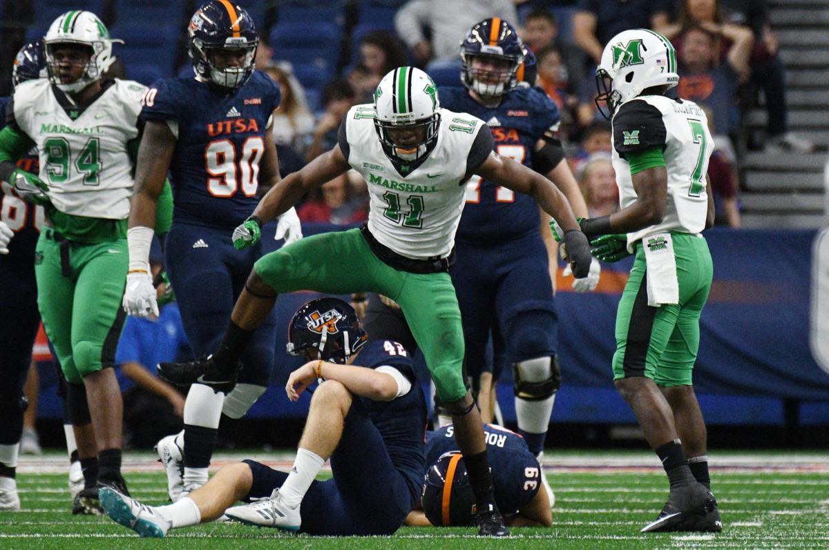 2017 1119 mu football13.jpg