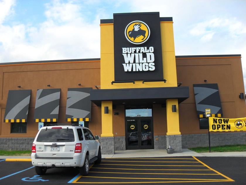 Buffalo Wild Wings now open behind mall Features/Entertainment