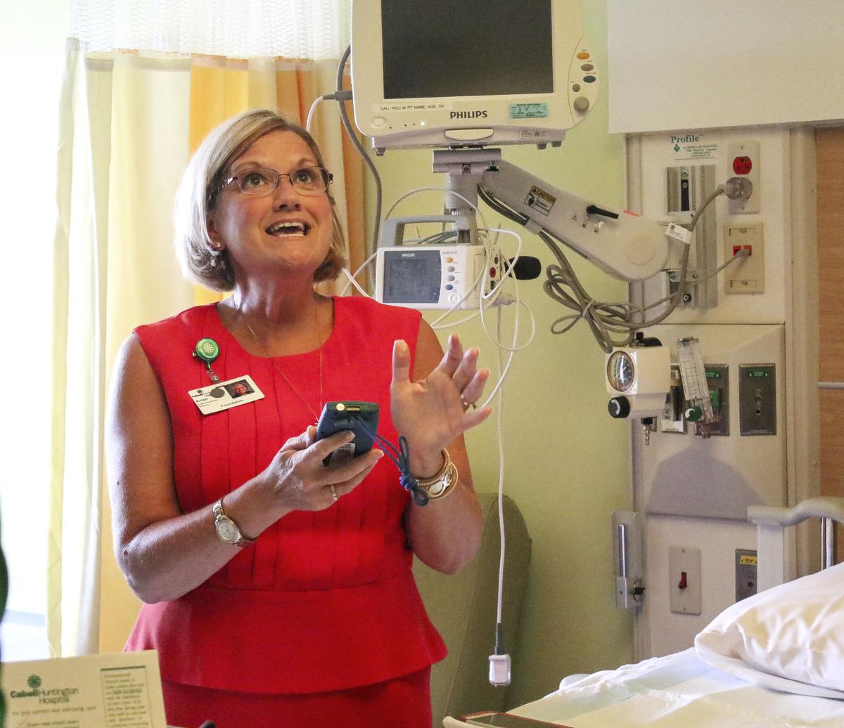 Photos: MU football players, coaches visit children's ...