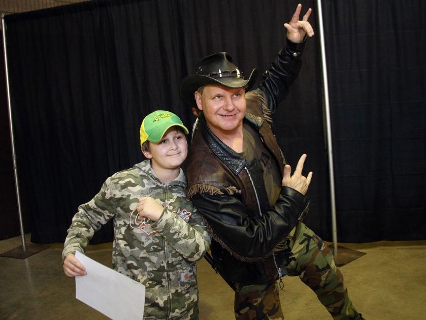 Turtleman Cast Of Show Host Live Donation Drive News Herald Dispatch Com