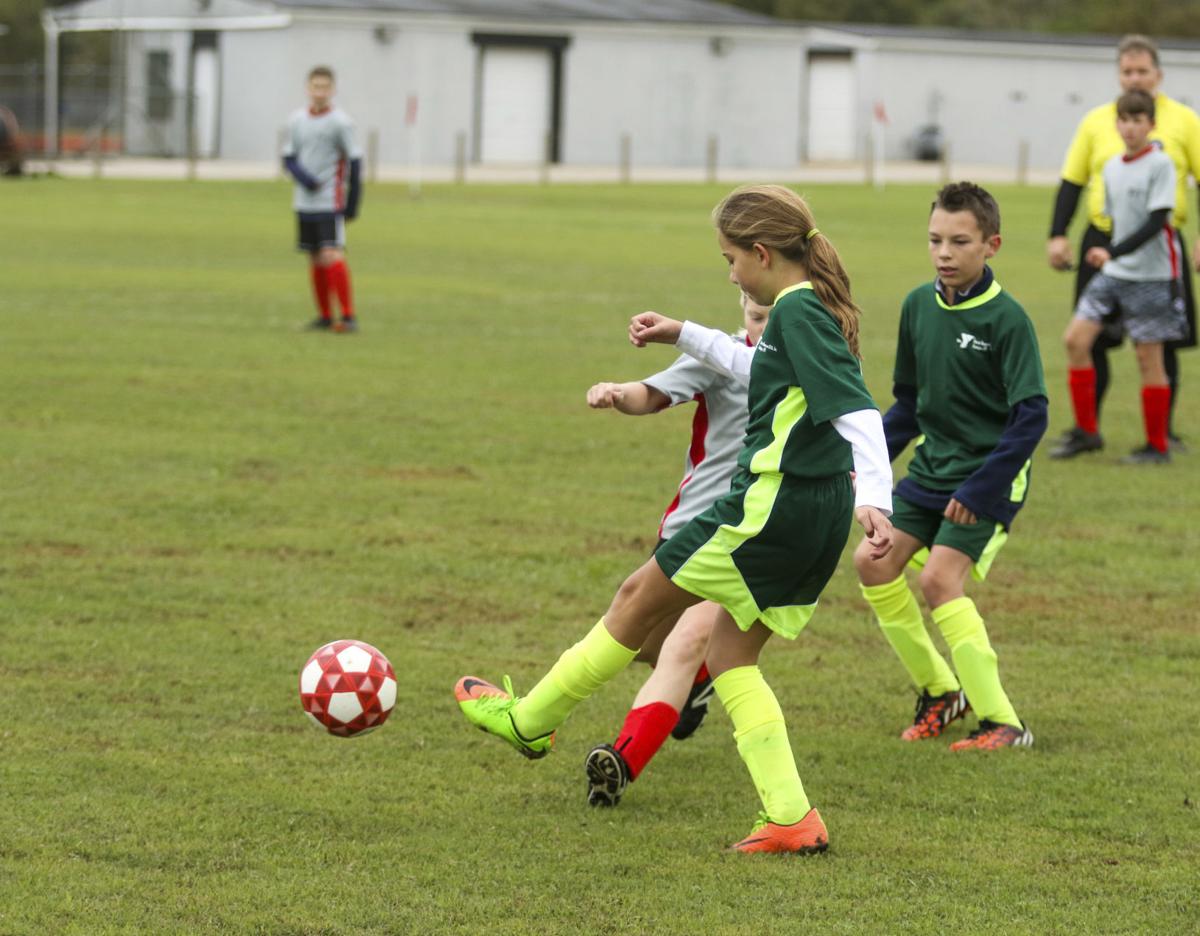 2018 1014 youth soccer07.jpg