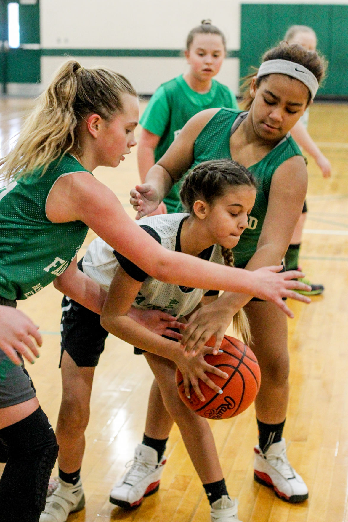 Photos Girl's Youth Basketball at Fairland Middle School Multimedia