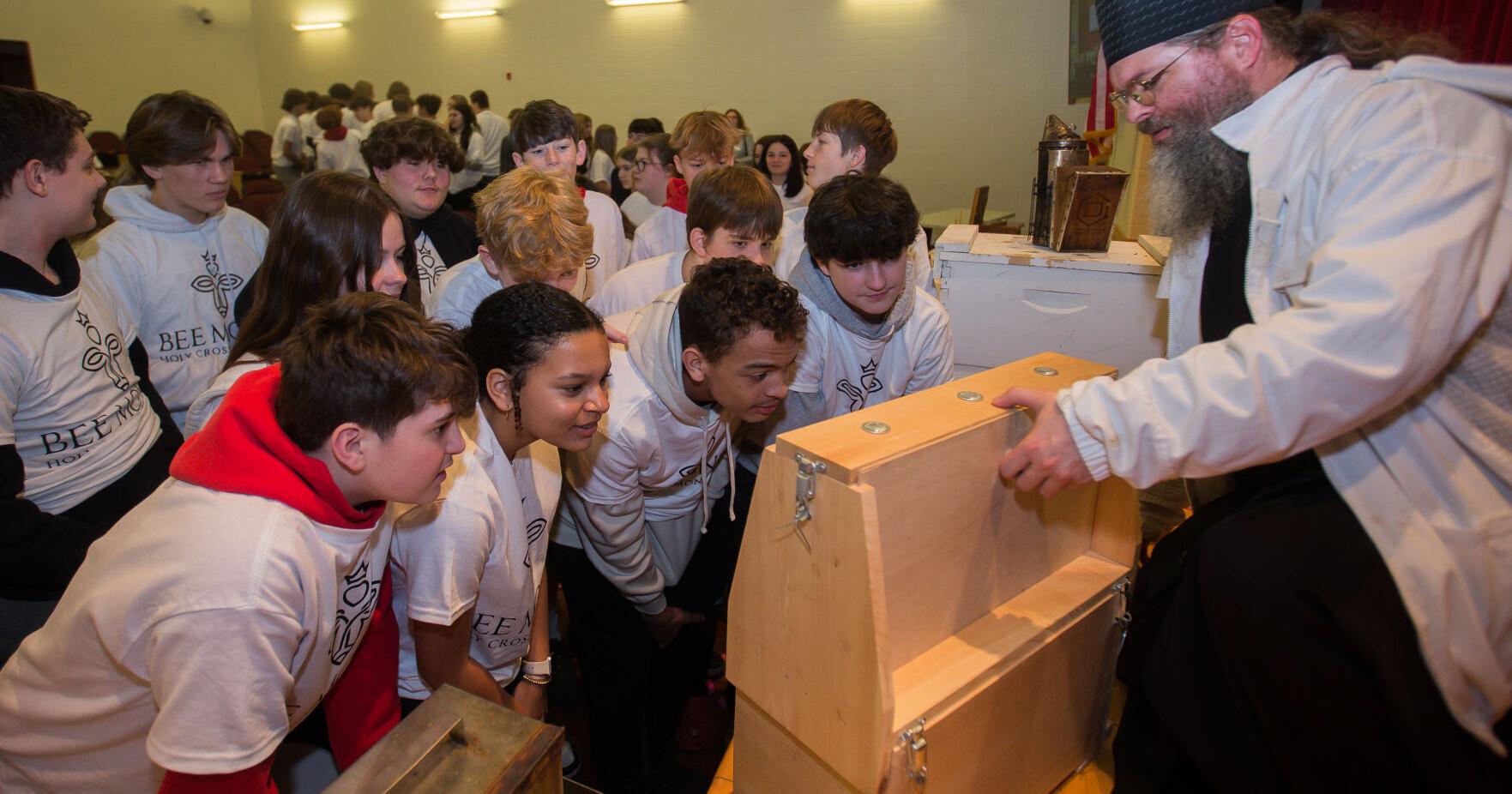 'Bee Monks' of Wayne County visit Barboursville students | News - Vimarsana News