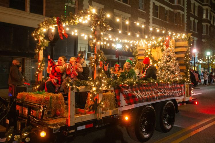 Photos 2022 Huntington Christmas Parade of Lights Multimedia
