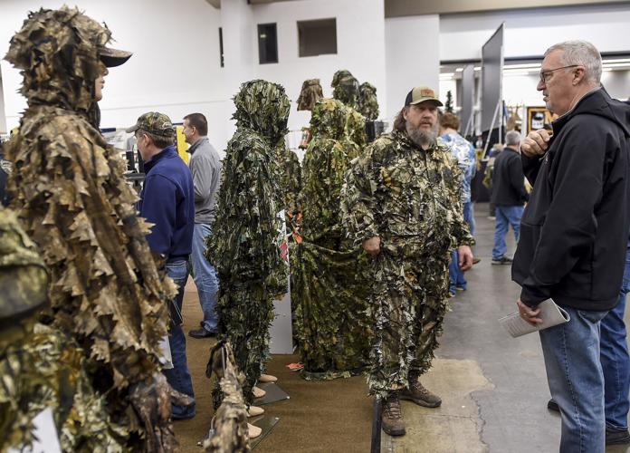 Outdoor enthusiasts gather in Charleston for annual hunting and fishing