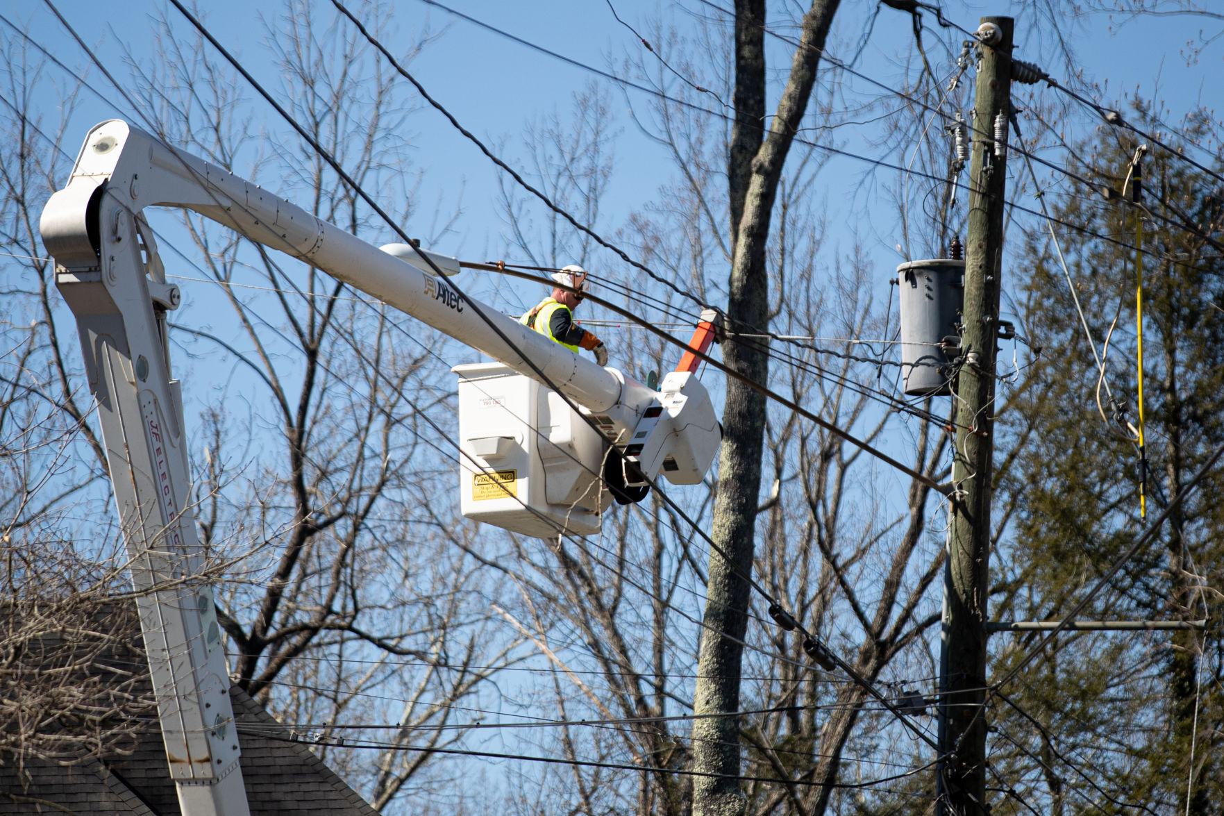 Appalachian Power, Wheeling Power fail to meet annual minimum electric reliability targets again - Vimarsana News
