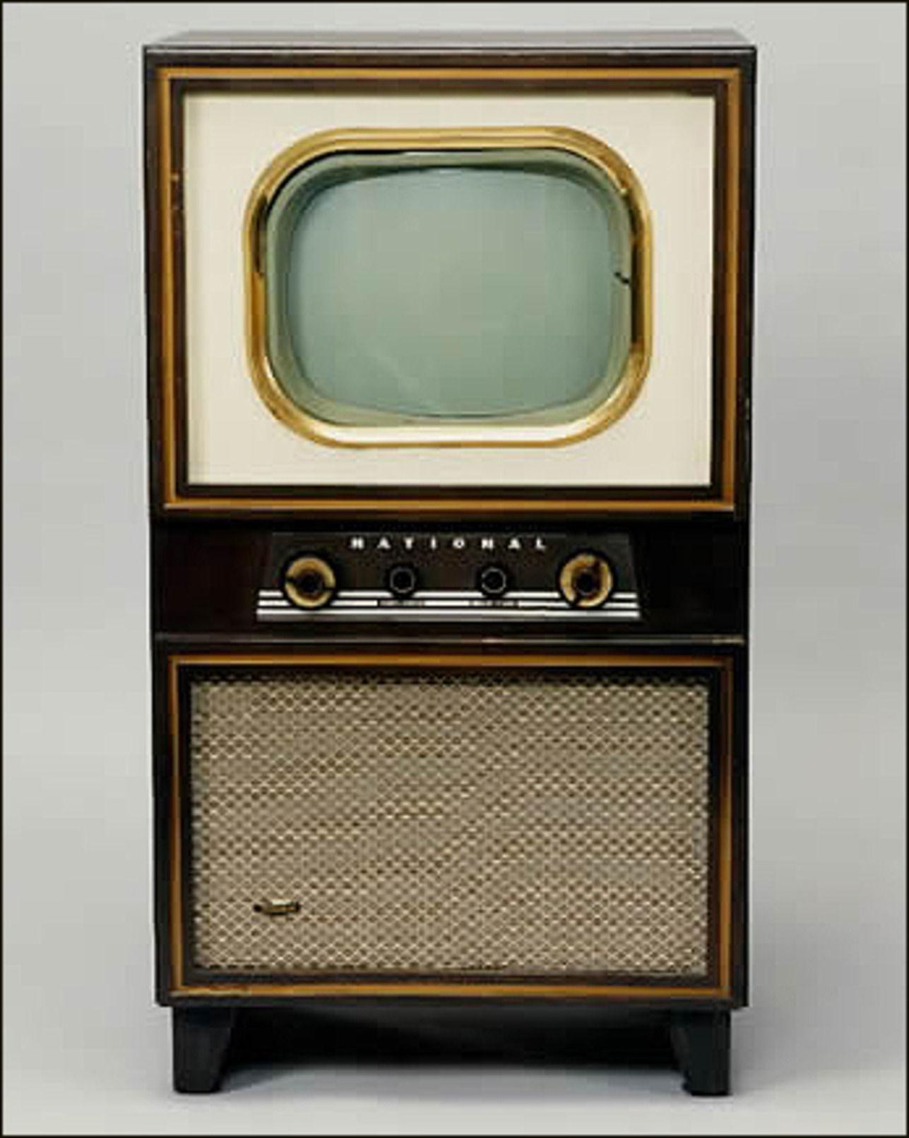 Vintage Television Sets Entertain Many Collectors Features Entertainment Herald